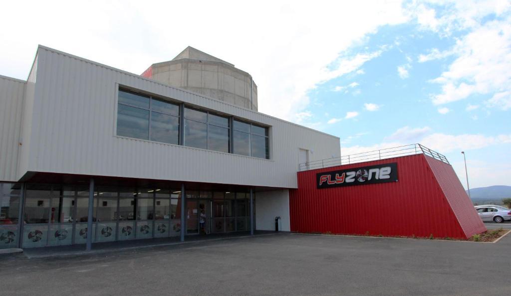 Auberge Flyzone Lézignan-Corbières Kültér fotó