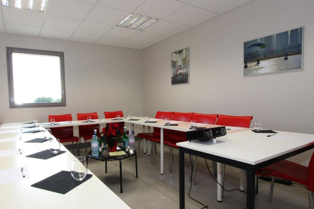Auberge Flyzone Lézignan-Corbières Kültér fotó