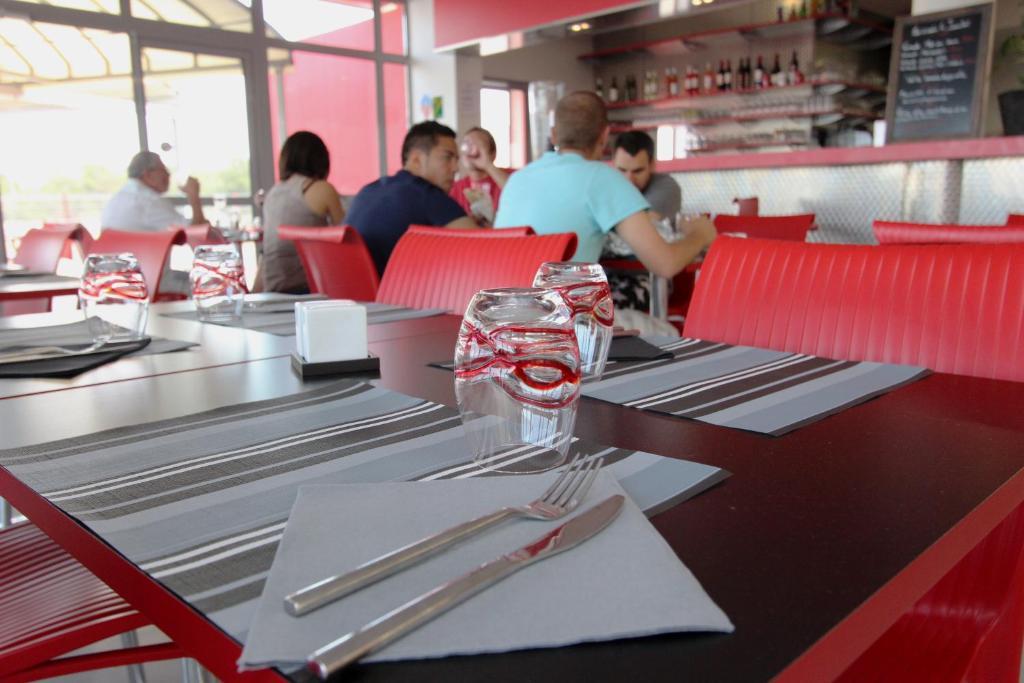 Auberge Flyzone Lézignan-Corbières Kültér fotó